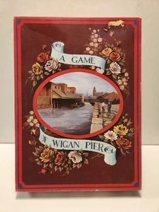 A Game Of Wigan Pier gioco da tavolo raro Simone Chapman 1987 completo spedizione gratuita - Foto 1 di 12
