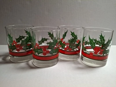 Juego de cuatro (4) vasos Libbey Holly & Berries Double Old Fashioned Rocks de 4" Foto 1 de 4