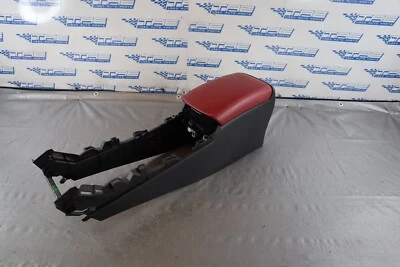 Infiniti Q60 2017-2022 cupé rojo deportivo OEM consola central reposabrazos cuero rojo Foto 1 de 4