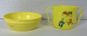 Vintage Toddler Feeding Set 2 Handled Cup With Gerber Bowl Yellow Plastic VC113 - Picture 1 of 6