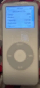 Apple iPod nano 1st Gen Black (2 GB) A1137 Good Used 490 Songs Battery Christmas - Picture 1 of 3