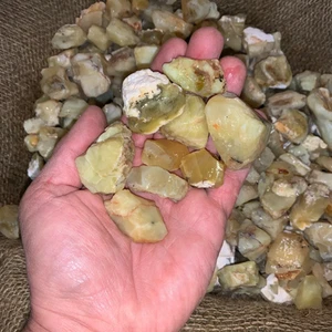 Piedras preciosas sueltas de ópalo amarillo áspera natural de 72,45 quilates para hacer joyas - Imagen 1 de 4