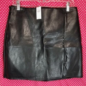 NWT Old Navy Black Faux Leather Mini Skirt Stretch Size Medium - Picture 1 of 4