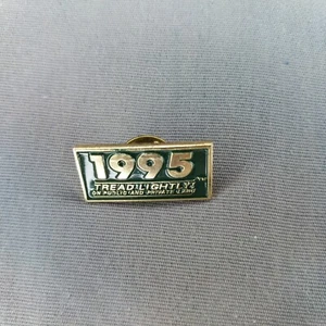 1995 Tread Lightly! On Public and Private Land Hat Pin - Picture 1 of 2