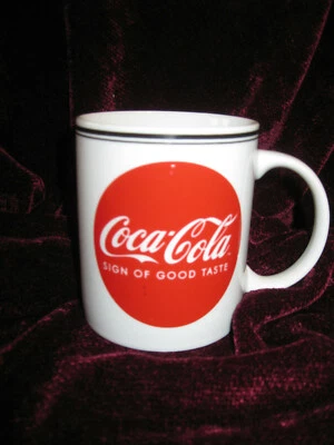 Taza de café Coca Cola nueva Gibson diseño raro logotipo hoja roja y dorada en taza blanca  Foto 1 de 4