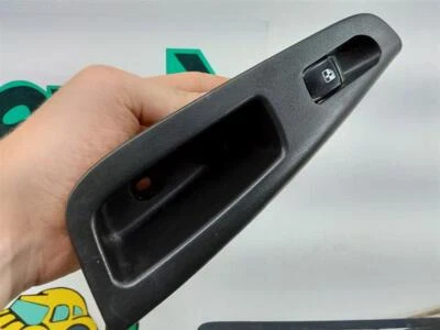 2000 Daewoo Nubira Rear Window Driver Side LR - Image 1 of 2