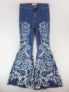 Free People Jeans Damen 26 blau Blumen Glockenboden Schlag Allover Hippie High 70er - Bild 1 von 15