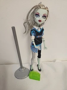 Monster High Schools Out Frankie Stein Doll w Purse Clothes/ Partial Stand - Picture 1 of 8