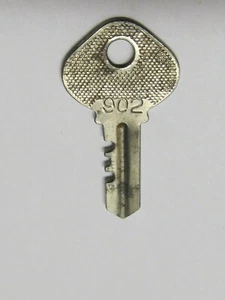 VINTAGE SLAYMAKER PADLOCK KEY # 902 - Picture 1 of 2