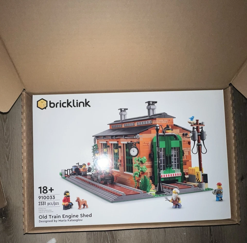 LEGO Bricklink 910033: Old Train Engine Shed, New and Sealed in Box *FREE SHIP* - Photo 1/1