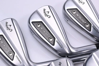 Left Hand Callaway Apex Ai200 Irons / 5-PW+AW / Regular Flex Dynamic Gold Mid - Image 1 of 4