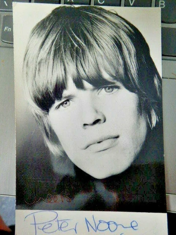 PETER  NOONE  -  POP SINGER  -  AUTOGRAPHED  PHOTO Cover