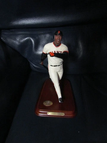 BARRY BONDS DANBURY MINT LIMITED ED FIGURINE Cover