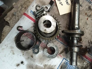1980 Suzuki SP400T  kickstarter shaft assembly with stop and bolts R - Picture 1 of 4