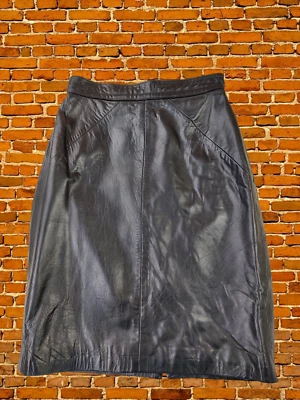 VINTAGE SIZE W24 BLACK SKIRT PENCIL STRAIGHT REAL LEATHER SHORT CASUAL WOMENS - Image 1 of 3