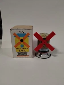 Banco de monedas de molino de viento de hojalata con caja Szelmalom hecho persamente en Hungría - Imagen 1 de 14