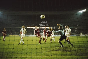 1975 PETER LORIMER GOAL EUROPEAN CUP FINAL LEEDS UNITED PHOTO UTD LUFC TROPHY - Picture 1 of 1