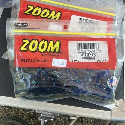 Zoom plástico suave lagarto salado 6” Junebug Foto 1 de 2