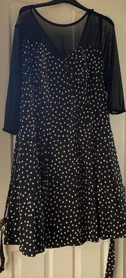 Scarlet and Jo Women's Dress Size 22. Black - Image 1 of 4