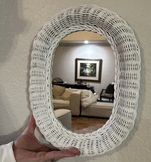 Espejo ovalado de mimbre blanco vintage casa de campo Shabby Chic tocador casa de playa 16 X 12 Foto 1 de 4
