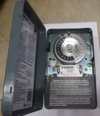 NEW TORK Electromechanical Timer: 120, 208 to 277V AC, 40 A Amps, 24 hr, 20 min - Image 1 of 4