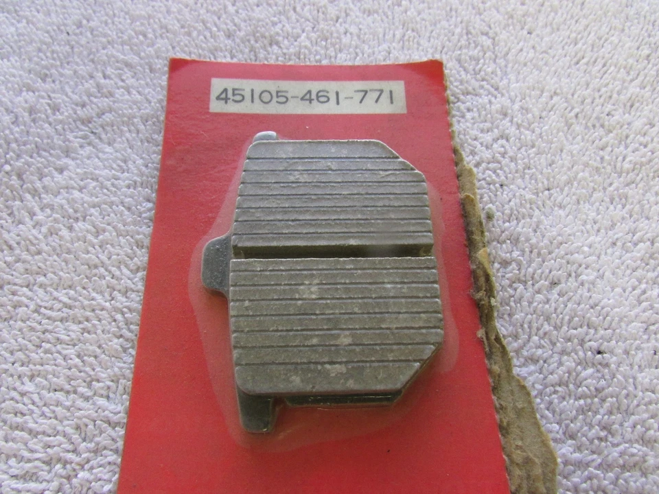 PASTILLAS DE FRENO DELANTERAS NUEVAS 80-81 HONDA CB900C 900 CUSTOM GL1100 1100 GOLDWING OEM Foto 1 de 1