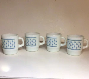 Termocrisa Grape Stackable Mugs Cups 8 Oz Milk Glass Grapes Vtg Set Of 4 - Picture 1 of 12