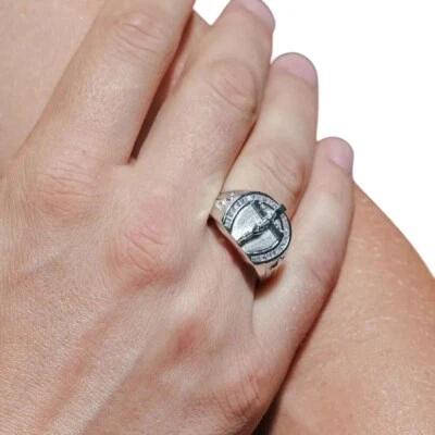 Anello Crucifisso In Argento Sterling Da Uomo Con Pietre In Zirconia Cubica - Immagine 1 di 4