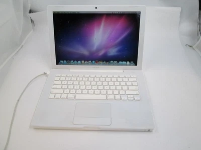 Apple MacBook 13" A1181 (principios de 2008) | Core 2 Duo 2.1GHz | 1GB RAM | SnowLeopard Foto 1 de 4