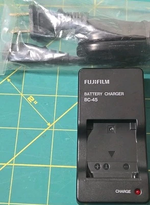Cargador de batería Fujifilm BC-45 para baterías Fuji NP45 Li-Ion - 4,2 V, 550 mA Foto 1 de 4