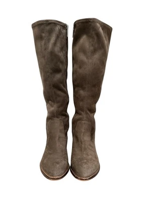 BCBGENERATION Botas Sobre la Rodilla Gamuza Tono Marrón con Tacón Pequeño 7.5 Foto 1 de 4