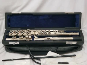 Beginner Flute Student C 16 Closed Holes Evoix - Picture 1 of 3