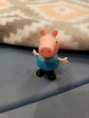 Estatuilla de Peppa Pig del autobús escolar  Foto 1 de 3
