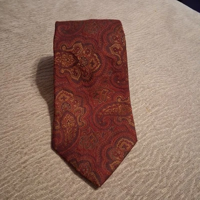 Corbata Brooks Brothers Golden Fleece Paisley Jacquard Borgoña Lana Seda Hecha en EE. UU. Foto 1 de 3