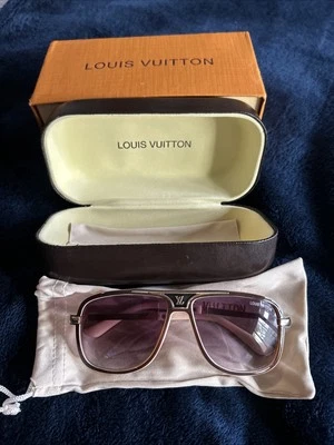 Auténticas gafas de sol Louis Vuitton doradas, marrones y crema aviador unisex LV3018 Foto 1 de 4
