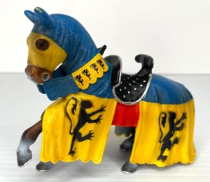 2003 Schleich Blue Lion Coat of Arms Tournament Horse Figurine - Picture 1 of 5