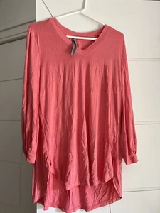 Melissa McCarthy Seven 7 Women's Large V-Neck T-Shirt Top Pink NWT - Picture 1 of 3