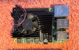 Raspberry Pi 4 Model B - 4GB RAM with Power Supply, and 32GB Micro - Afbeelding 1 van 2