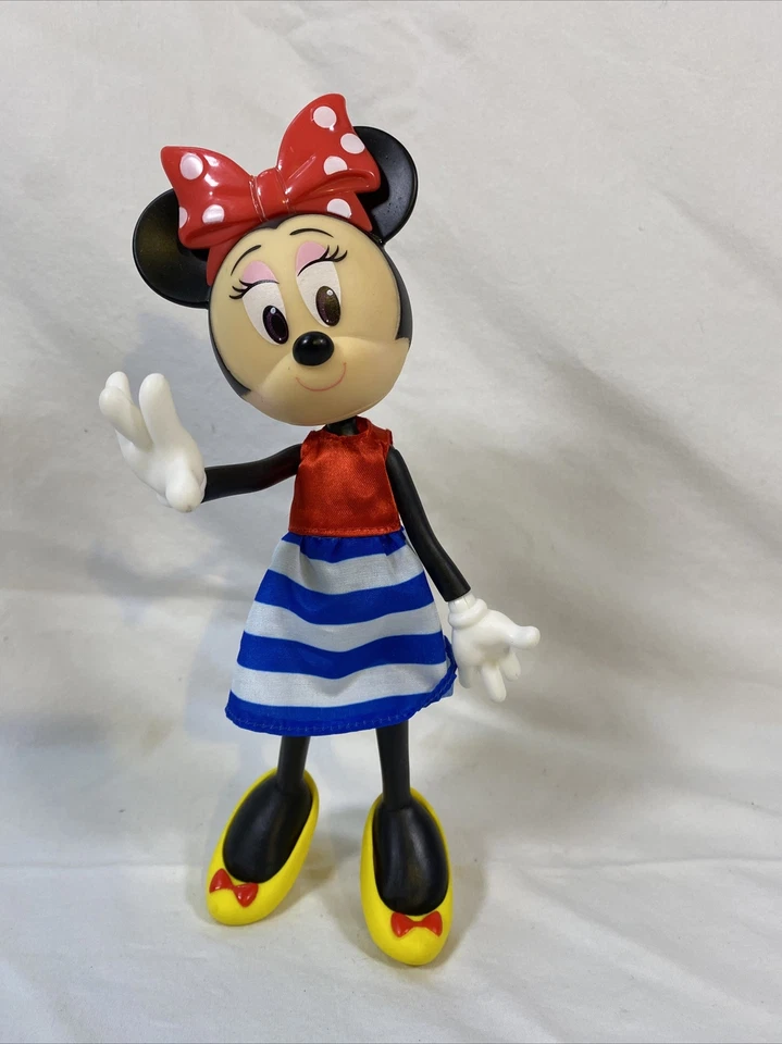 Jakks Pacific Disney Minnie Mouse Poseable Darling Dots 9” Doll 2020