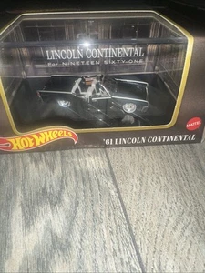 Hot Wheels RLC Exclusive ’61 Lincoln Continental Convertible - Picture 1 of 8