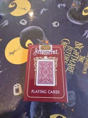 Tarjetas de juego rojas con acabado de lino Aristocrat 2011 United States Playing Card Co. Foto 1 de 4