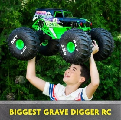 MONSTER JAM MEGA GRAVE DIGGER RADIO CONTROL INDOOR OUTDOOR 1:6 SCALE SPIN MASTER - Image 1 of 4