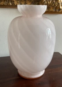 Gorgeous 1970s Italian Pink Swirl Murano Glass Vase - Picture 1 of 10