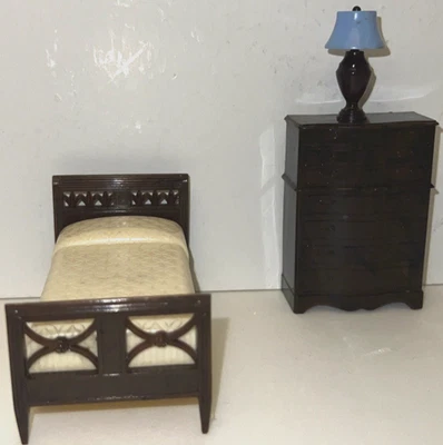 Vtg Renwal Dollhouse Bed B81 Brown Dresser B-85 Table Lamp - Image 1 of 4