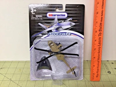 Helicóptero militar UH-60A Desert Hawk y soporte de Maisto Kidconnection Foto 1 de 4