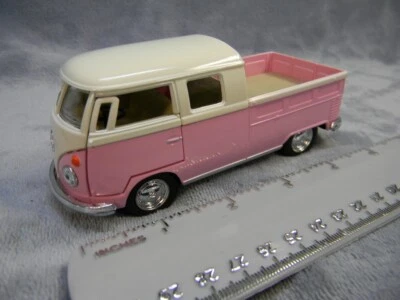 Autobús Volkswagen 1963 escala 1/34 KINSMART DOBLE CABINA PICKUP ROSA PASTEL FUNDIDO A PRESIÓN Foto 1 de 4