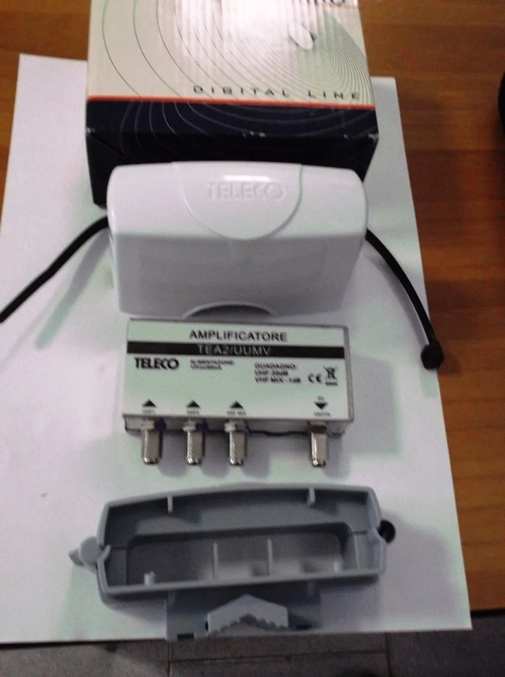AMPLIFICATORE PER ANTENNA DA PALO 2 ING. UHF+1 ING. VHF/1 USCITA TEA2/UUMV - Immagine 1 di 1