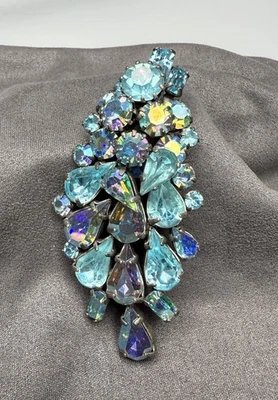 "Broche vintage azul aurora boreal y estrás azul 2,75""" Foto 1 de 4