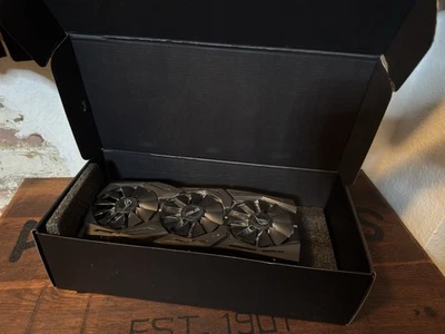 ASUS RX Vega64 OC-Edition 8GB HBM2 Gaming-Grafikkarte - Bild 1 von 3