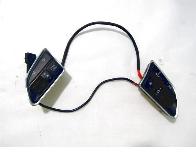 8U0951523H Controles en el Volante Multifunción AUDI Q3 2.0D 4X4 130KW Aut 5P ( - Imagen 1 de 4